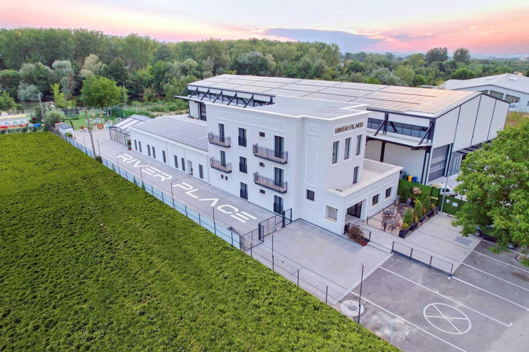River Place Pitesti Ngoại thất bức ảnh