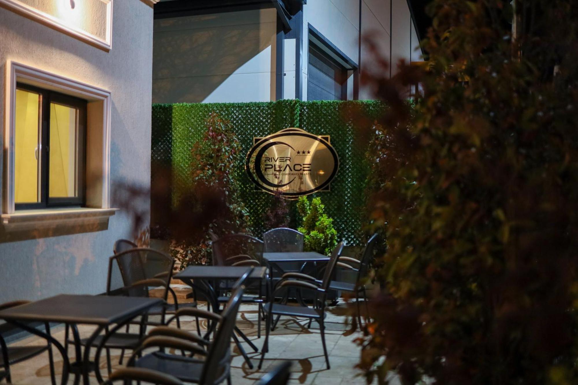 River Place Pitesti Ngoại thất bức ảnh